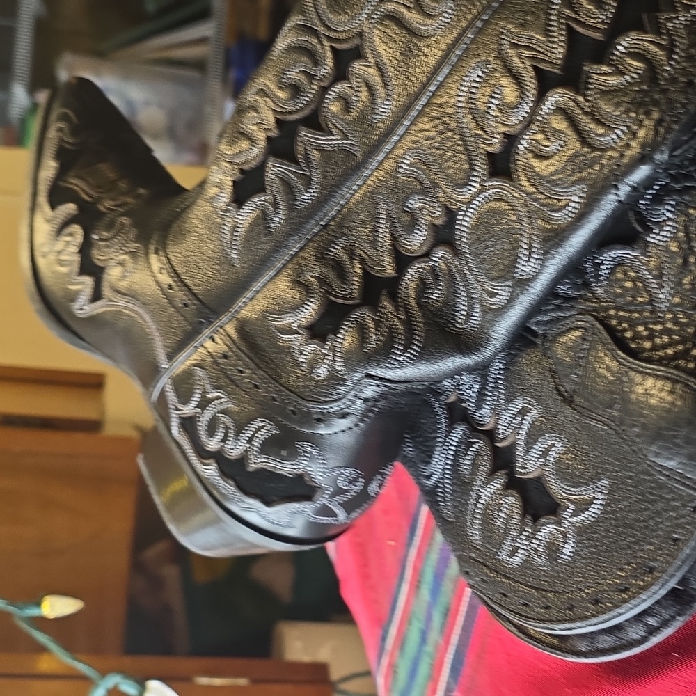 Ariat Black Embroidered Heeled Boots - Picture 8 of 8